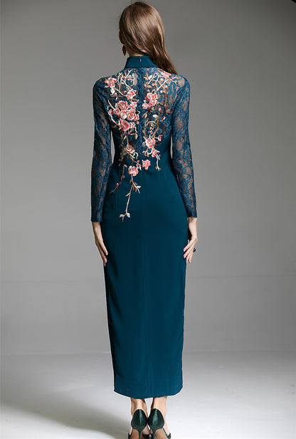 Dignified And Elegant Chinese Style Embroidered Flower Chinese Dress